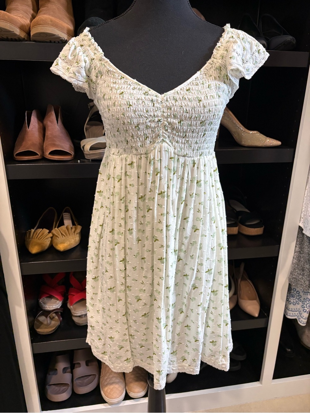 Smocked V-Neck Short Sleeve Floral Babydoll Sundress - White with Green